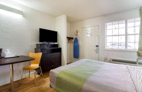 Plano Hotel | Studio 6-Plano, TX - Dallas - Plano Medical Center