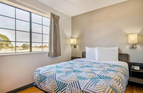 Port Arthur Hotel | Studio 6-Port Arthur, TX - SE