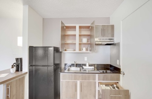 Stafford Hotel | Studio 6 Stafford, TX - Houston - Sugarland