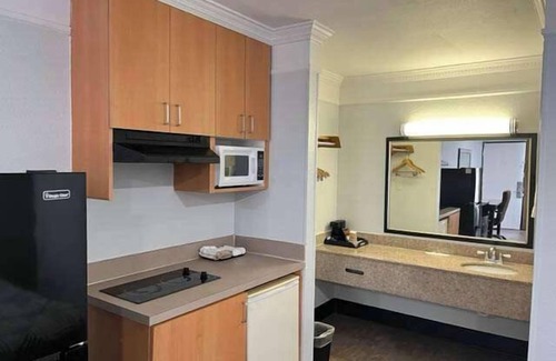 Hinesville Hotel | Studio 6 Suites Hinesville, GA