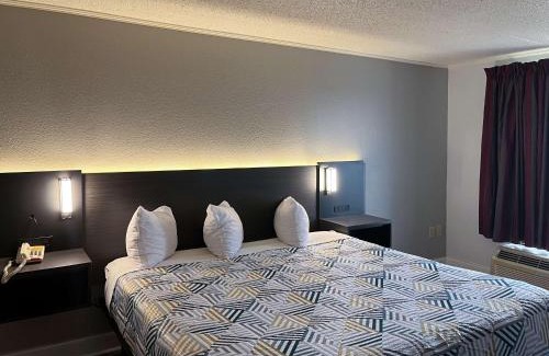 Perry Hotel | Studio 6 Suites Perry, GA