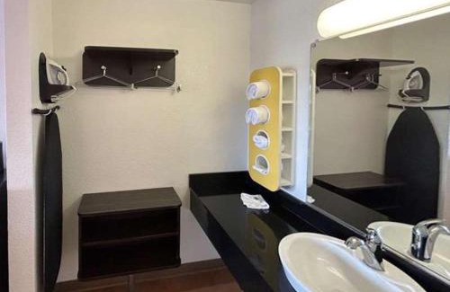 La Sierra Hotel | Studio 6 Suites - Riverside, CA South