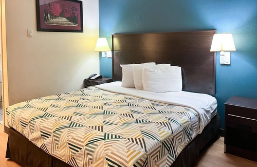 Flournoy Hotel | Studio 6 Suites Shreveport, LA – Industrial Loop