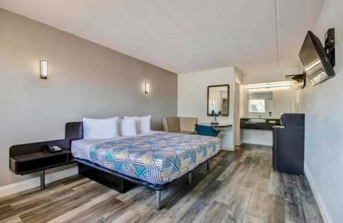 Springfield Hotel | Studio 6 Suites Springfield, OH
