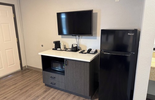 Downtown Vancouver Hotel | Studio 6 Suites Vancouver, Wa - Waterfront