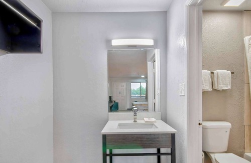 Texarkana Hotel | Studio 6 Texarkana, Tx