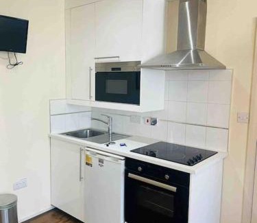 Mapesbury Apartment | studio 69
