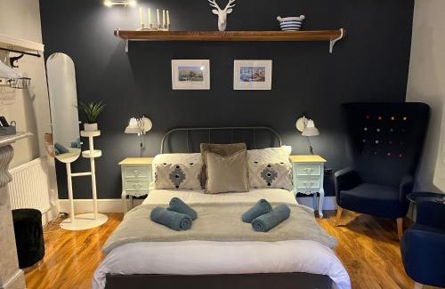 Sheffield Apartment | Studio 77 - Stylish, Free Parking, Fast Wi-Fi, Netflix
