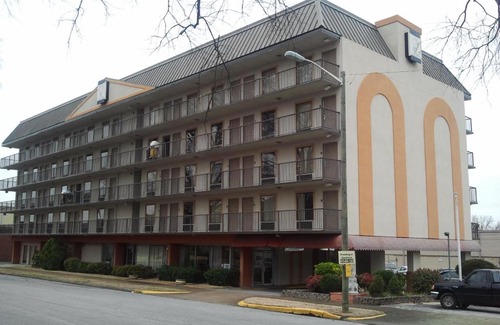 Decatur Hotel | Studio 9 Inn & Suites