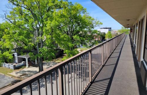 Decatur Hotel | Studio 9 Inn & Suites