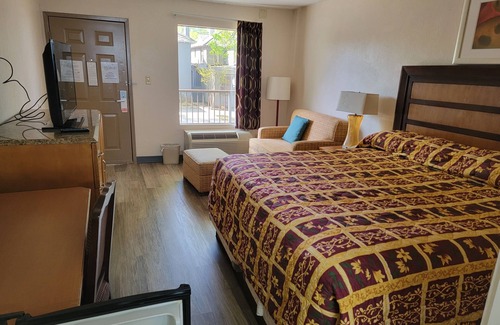 Decatur Hotel | Studio 9 Inn & Suites