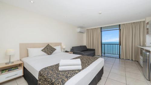 North Ward House | Studio 908 - Panoramic Ocean Views On The Strand