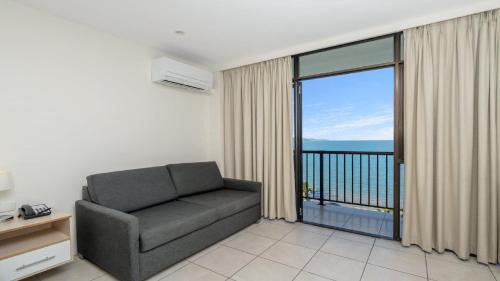 North Ward House | Studio 908 - Panoramic Ocean Views On The Strand