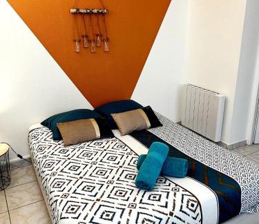 Neris-les-Bains Apartment | Studio A au pied des Thermes de Néris-les-Bains