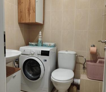 Pomorie Apartment | Studio Aivasovski Park - meters away from beach