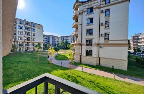 Pomorie Apartment | Studio Aivasovski Park - meters away from beach