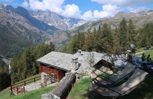 Valtournenche Apartment | Studio Ancienne Bergerie Studio 2 by Interhome