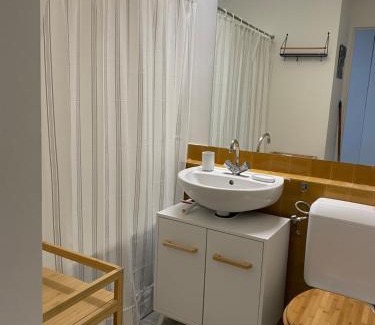 Quartier de l'Ecole-Militaire Apartment | Studio Angela proche Tour Eiffel