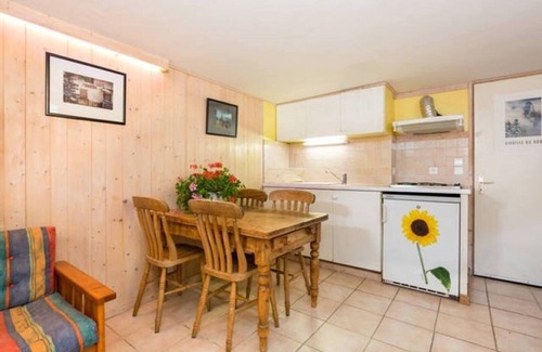 Chamonix-Mont-Blanc Apartment | STUDIO apartment in Chalet Sunshine (new)