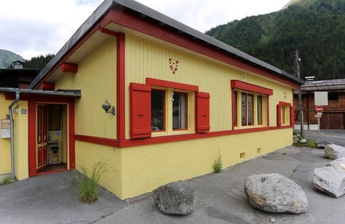 Chamonix-Mont-Blanc Apartment | STUDIO apartment in Chalet Sunshine (new)