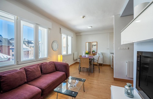 Pradollano Apartment | Studio "Apartamento Candela" with Mountain View & Wi-Fi