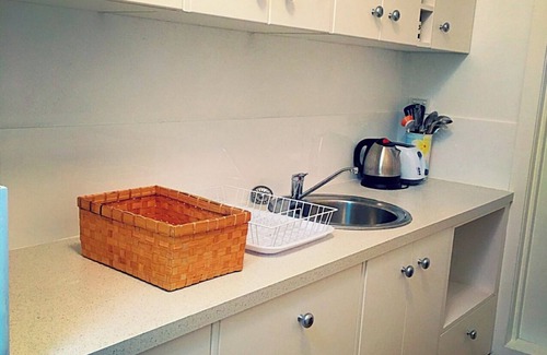 Broadbeach Waters Apartment | Studio Apartment Broadbeach Australia
