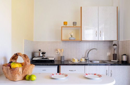 Vassiliki Apartment | Studio Apartment 'Aias' with Sea View, Wi-Fi and Air Conditioning