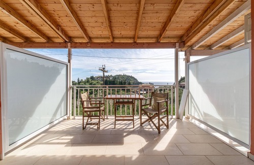 Lakones Apartment | Studio Apartment "Arianna Studio 9" with Sea View, Shared Pool & Wi-Fi