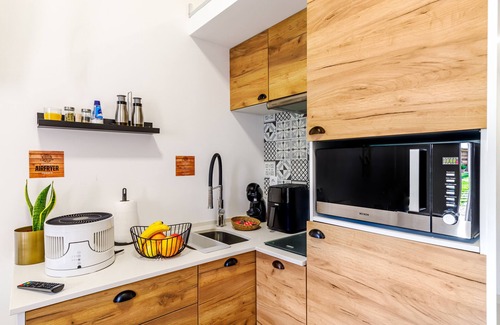 Palmela Apartment | Studio Apartment "Chalé Do Vale - Shiva House" with Shared Pool, Private Terrace & Wi-Fi
