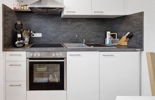 Donaueschingen Apartment | Studio Apartment 'Ferienwohnung Im Bohrer' with Terrace, Shared Garden & Wi-Fi