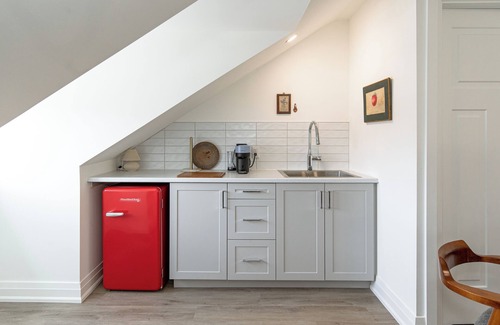 Barrie Apartment | Studio Apartment Downtown Barrie