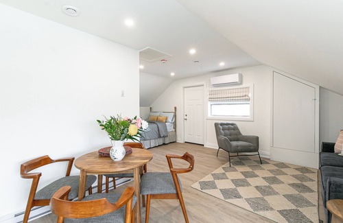 Barrie Apartment | Studio Apartment Downtown Barrie