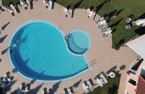 Alikanas Apartment | Studio Apartment 'Eleni's Garden Studio 2' with Pool, Private Balcony & A/C