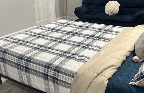 Broadview Apartment | Studio apartment free parking