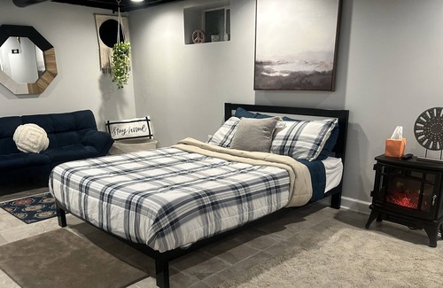 Broadview Apartment | Studio apartment free parking