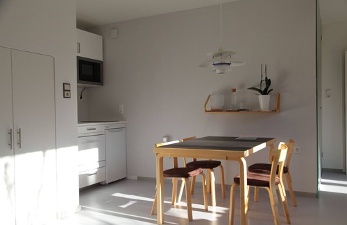 Birgitz Apartment | Studio Apartment 'Gartenstudio Peony' with Mountain View, Private Terrace and Wi-Fi
