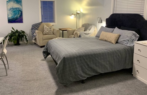 Peterborough Apartment | Studio apartment in beautiful East City area of Peterborough