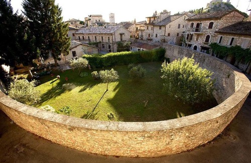 Assisi Apartment | Studio apartment in Assisi The Roman Amphitheater