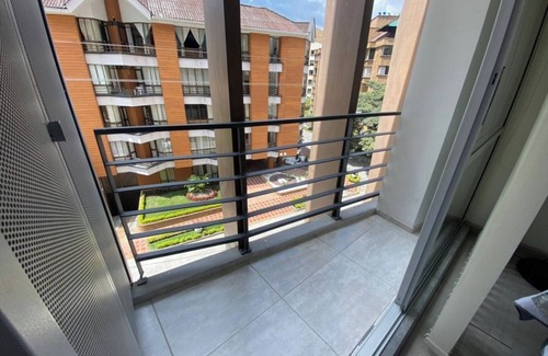 Armenia Apartment | Studio apartment in Castellana Norte with balcony