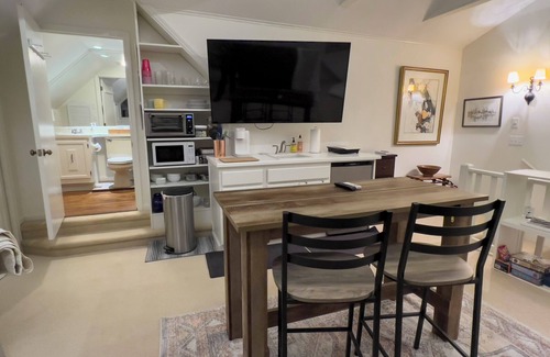 Mirror Lake Apartment | Studio Apartment in the Mirror Lake area of Highlands, NC
