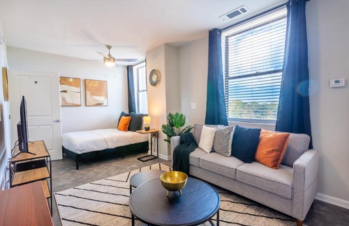 Central Business District Apartment | Studio Apartment in the heart of Downtown Mobile!!