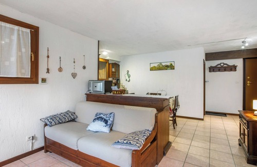 Valtournenche Apartment | Studio Apartment 'Monolocale A Valtournenche' with Mountain View, Shared Garden and Wi-Fi