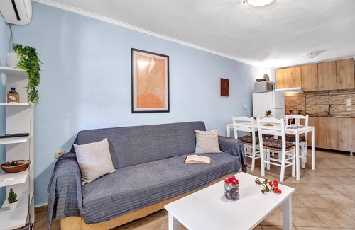 Drimonas Apartment | Studio Apartment 'Kerkis Apartment' with Mountain View, Wi-Fi and Air Conditioning