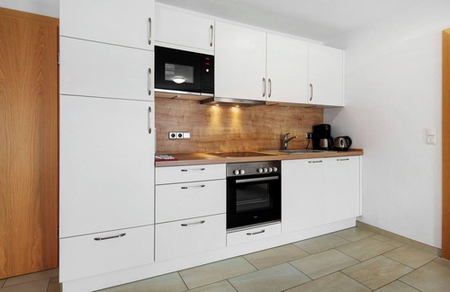 Ihrlerstein Apartment | Studio Apartment 'Mia' with Mountain View, Balcony and Wi-Fi