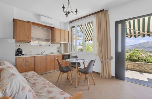 Kaminarata Apartment | Studio Apartment 'Paradiso Verde 103' with Mountain View, Wi-Fi and Air Conditioning
