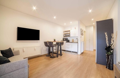 Merano Apartment | Studio Apartment 'Sweet Moon' with Mountain View, Private Terrace and Wi-Fi
