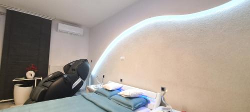 Slavonski Brod Apartment | Studio-Apartment VAL - Luxury massage chair - Private SPA- Hot Tub, Infrared Sauna, , Parking with video surveillance, Entry with PIN 0 - 24h, FREE CANCELLATION 24 hours before Check In, Premium pillows and mattress