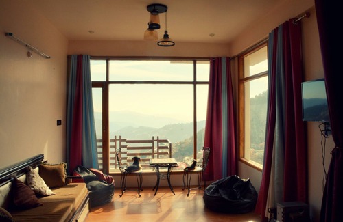 Sanjauli Apartment | Studio apartment with stunning views
