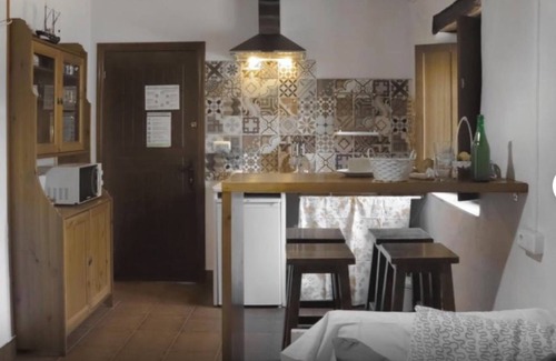 Deba Apartment | Studio 'Arbil' with Mountain View, Private Garden and Wi-Fi
