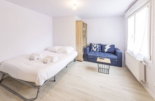 Laval Apartment | Studio au RDC d'un pavillon - Le Bourny